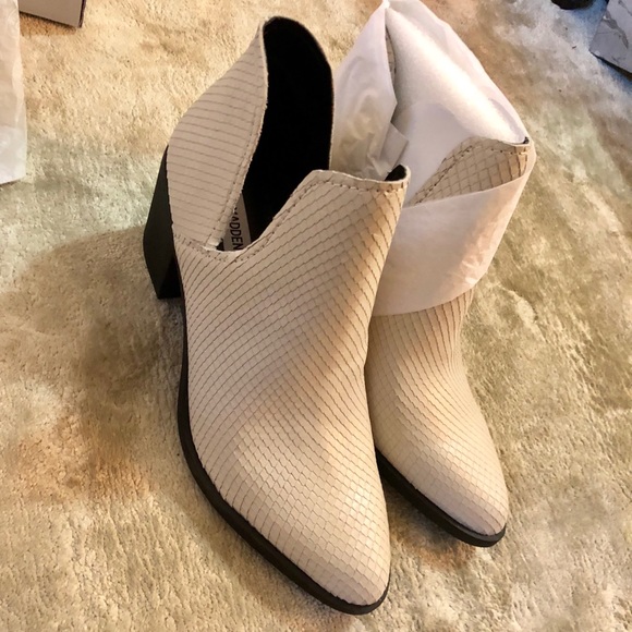 Steve Madden Petra Open Side Bootie - White Snake - Picture 3 of 8